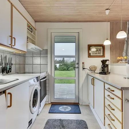 펜션 Verneri - 300m From The Sea By Interhome